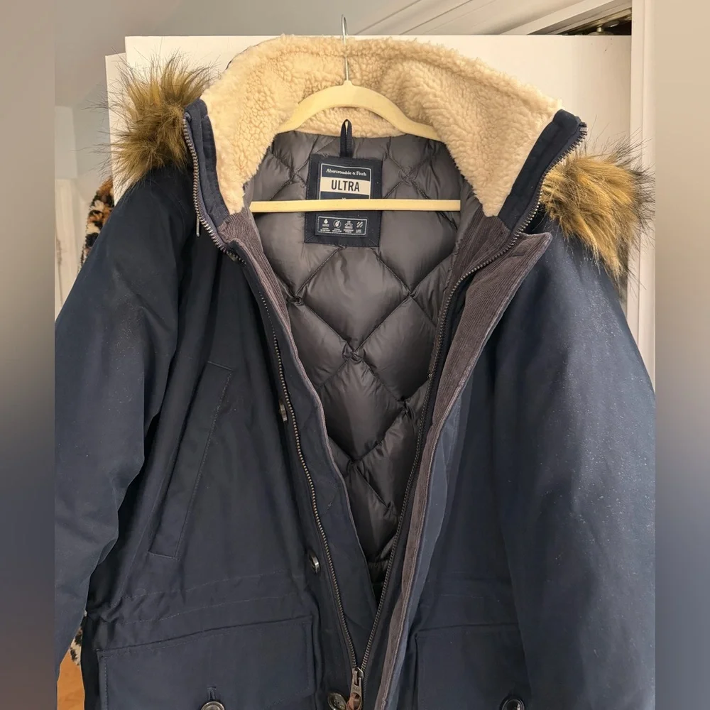 Abercrombie & Fitch Men’s Ultra Down Parka with Faux Fur Trim Size XL Like New - Picture 4 of 16